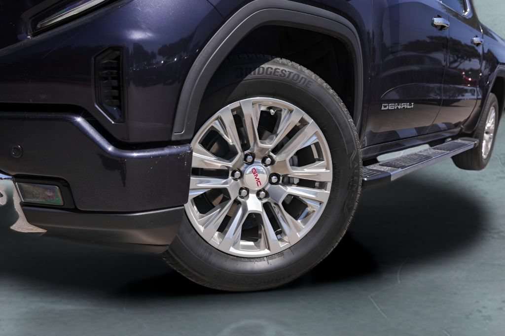 Used 2024 GMC Sierra 1500 Denali w/ Technology Package RWD image 4