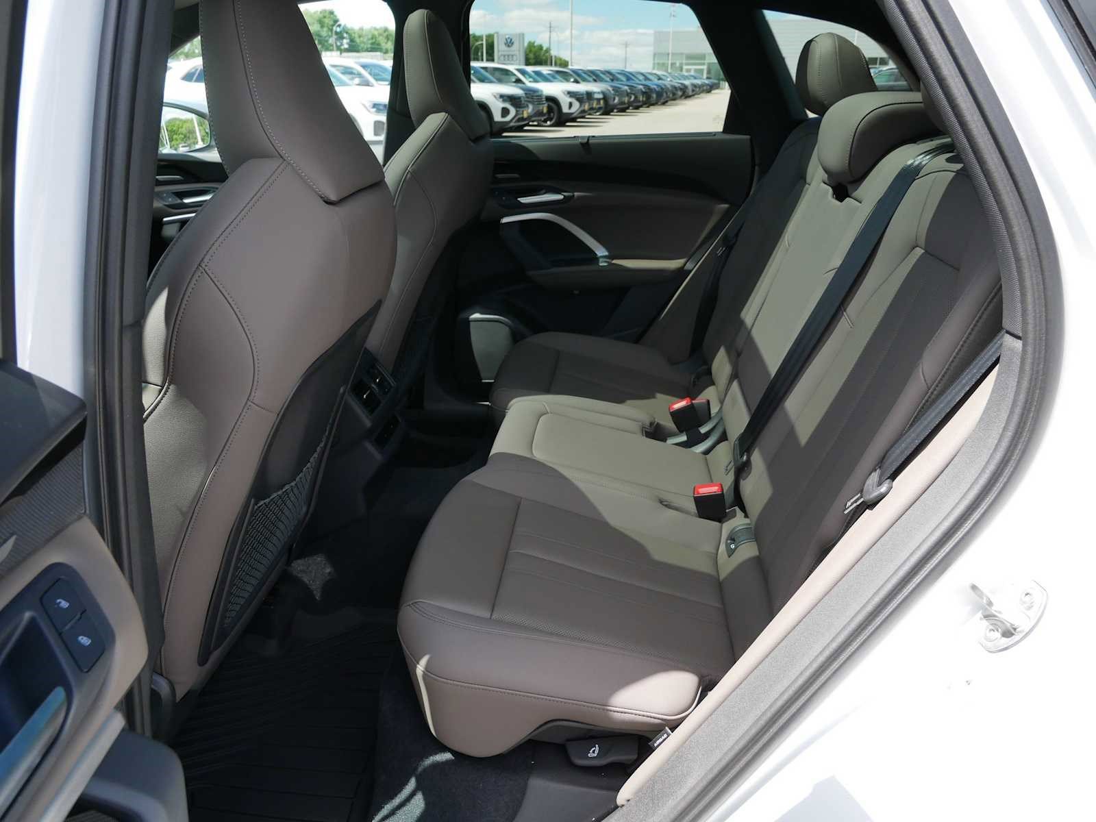 Certified 2025 Audi Q5 Premium Plus w/ Premium Plus image 9