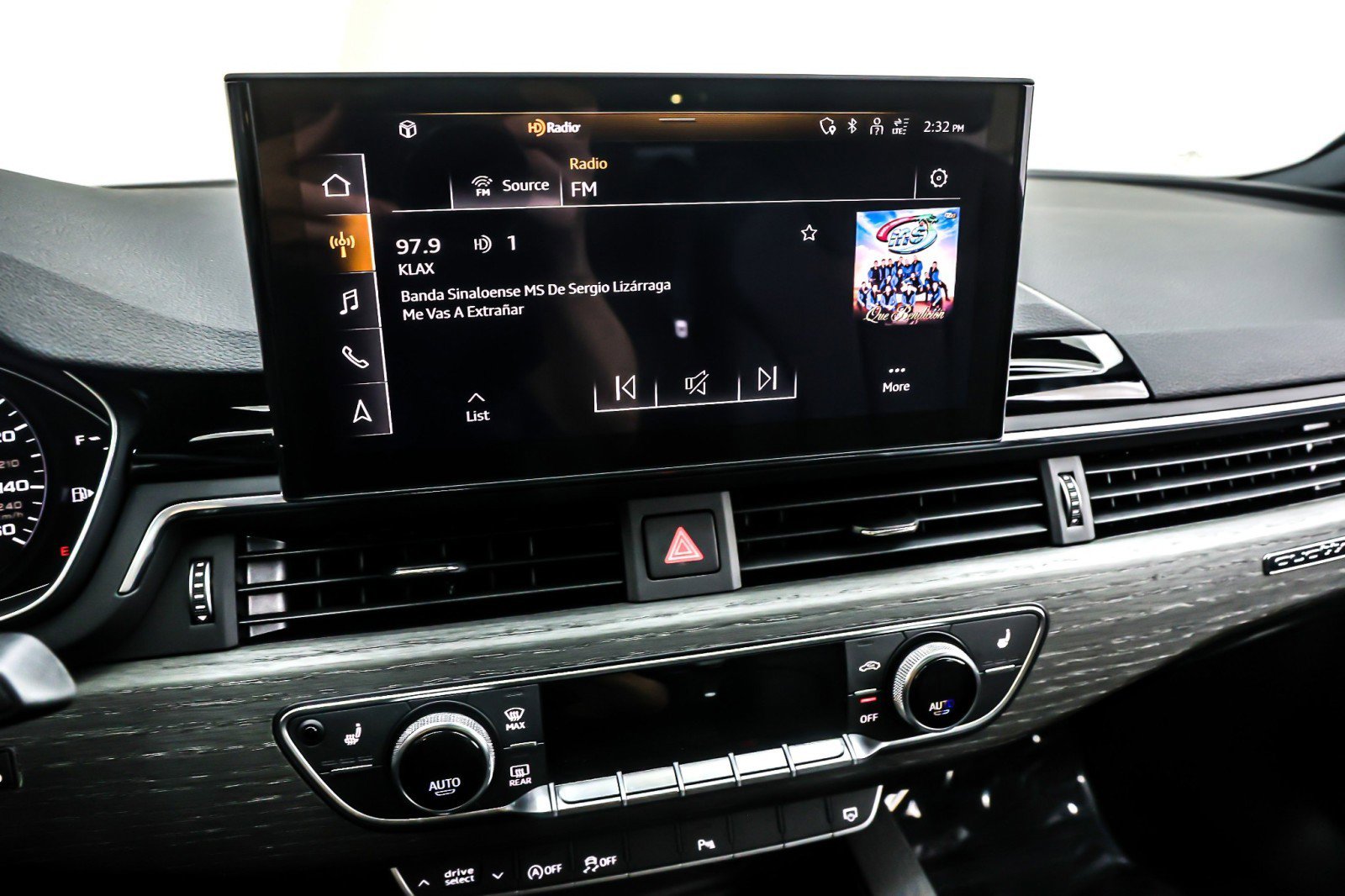 Used 2025 Audi A4 2.0T Premium w/ Convenience Package image 21