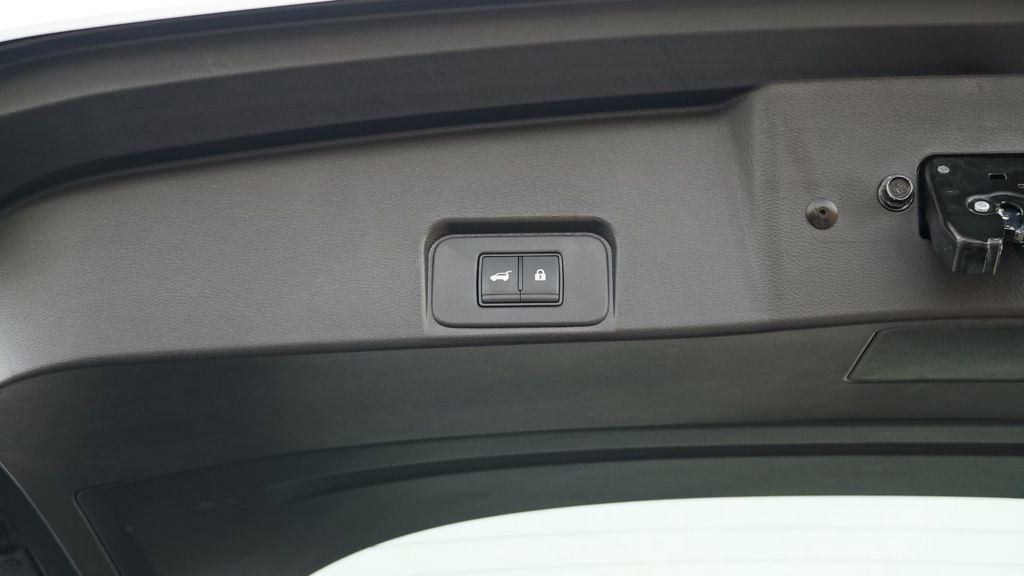 Used 2024 Nissan Rogue SL w/ SL Premium Package image 45