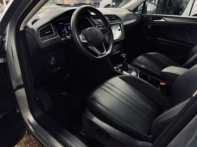 Used 2024 Volkswagen Tiguan SE image 16