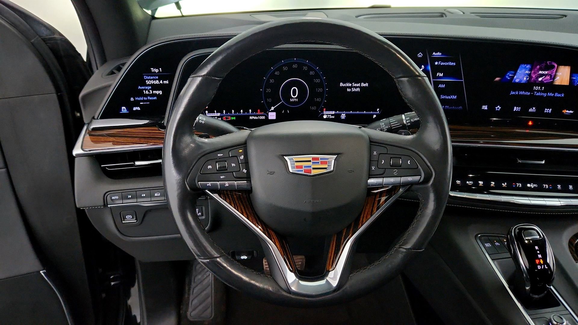 Used 2023 Cadillac Escalade Luxury AWD/4WD image 14