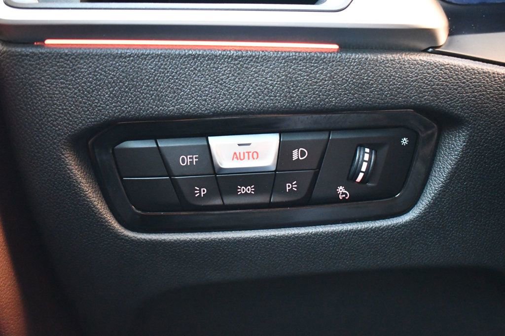 Used 2022 BMW M440i Convertible image 26