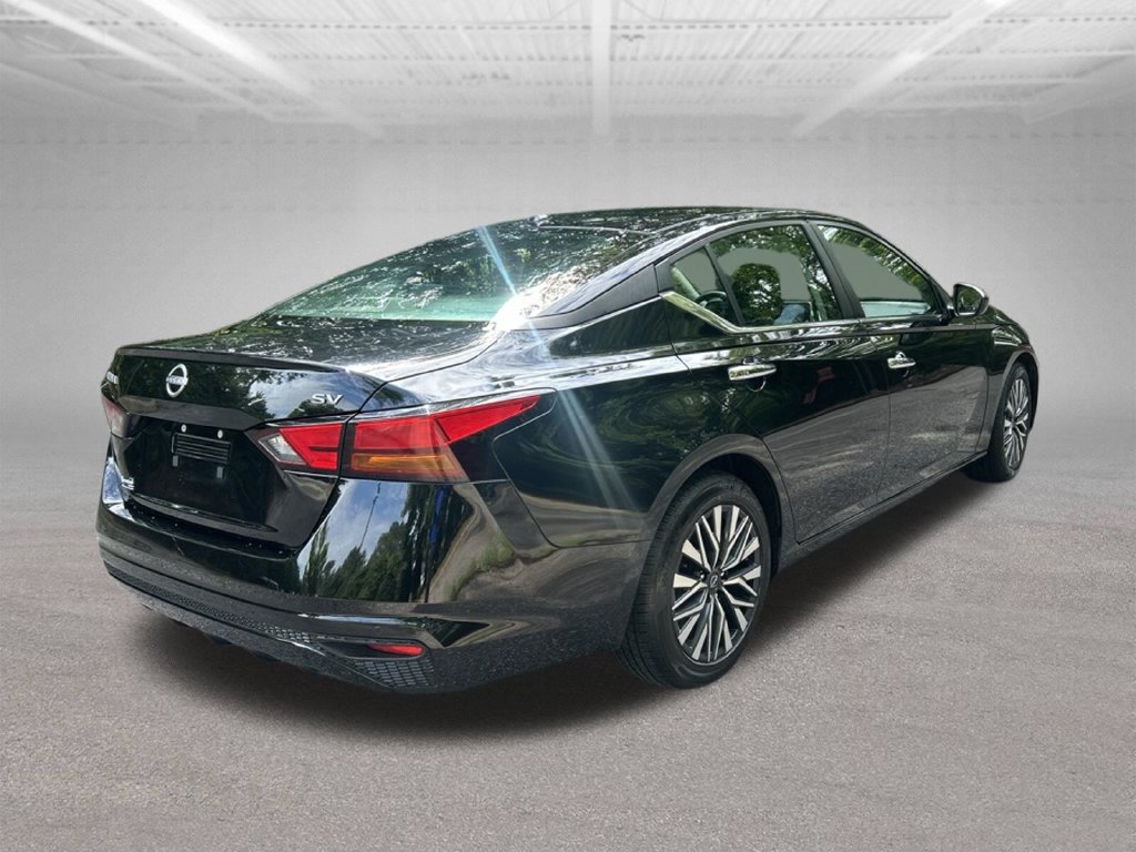 Used 2024 Nissan Altima 2.5 SV FWD image 5