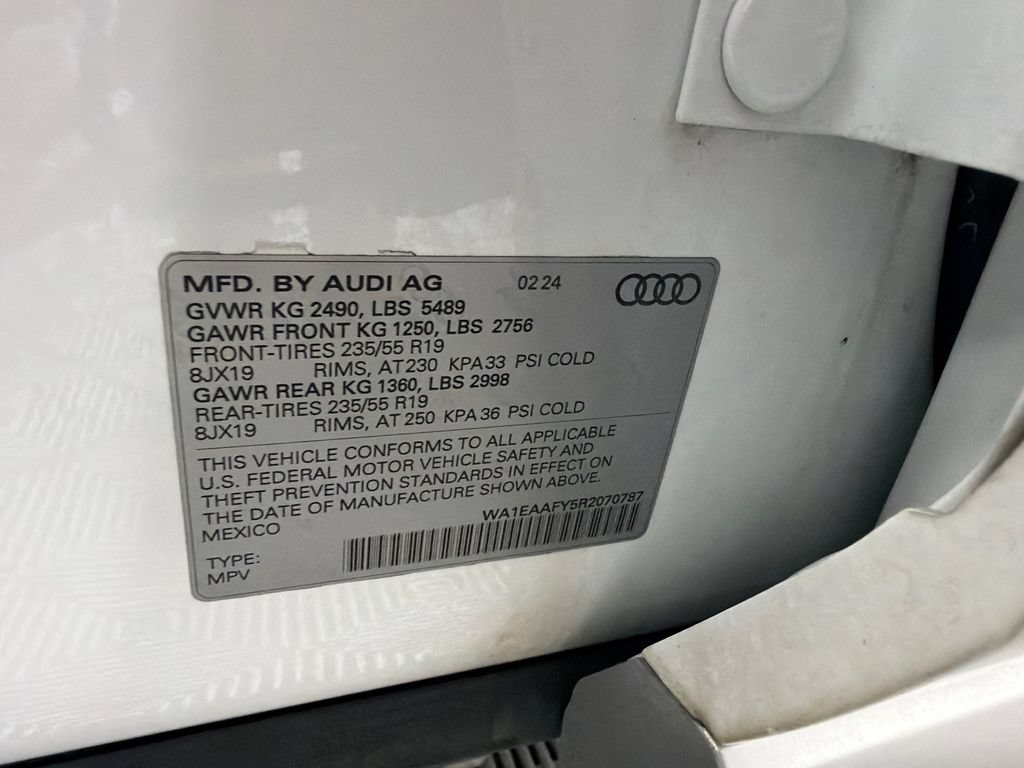 Used 2024 Audi Q3 2.0T Premium AWD/4WD image 35