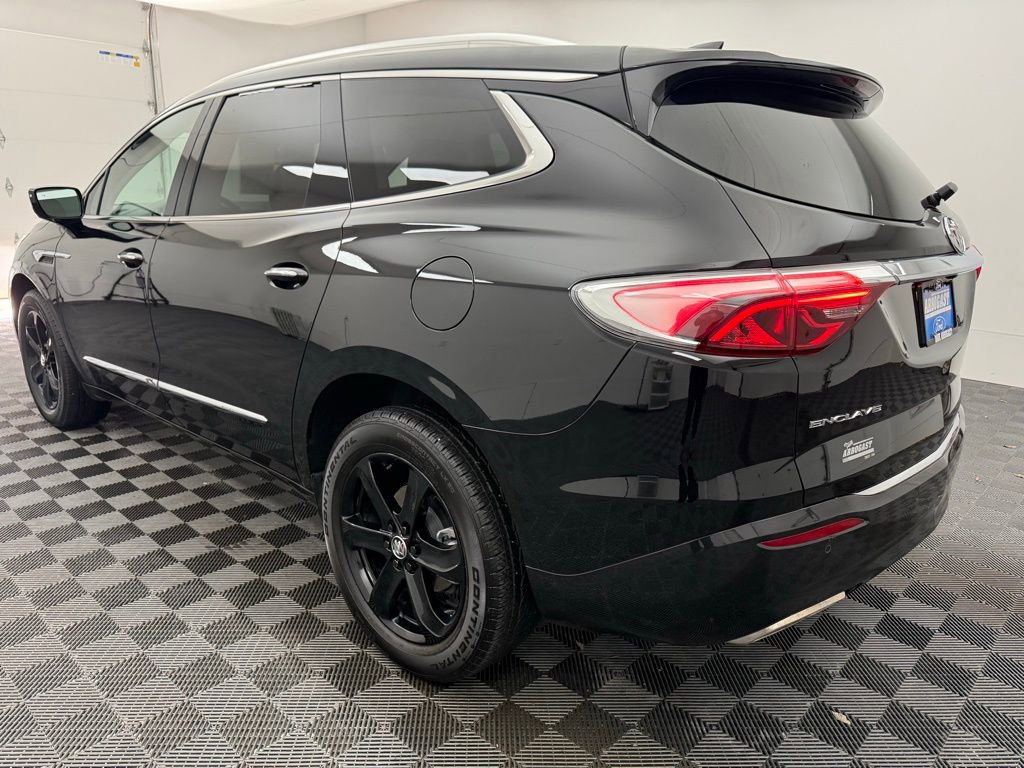 Used 2024 Buick Enclave Essence w/ Sport Touring Edition image 18