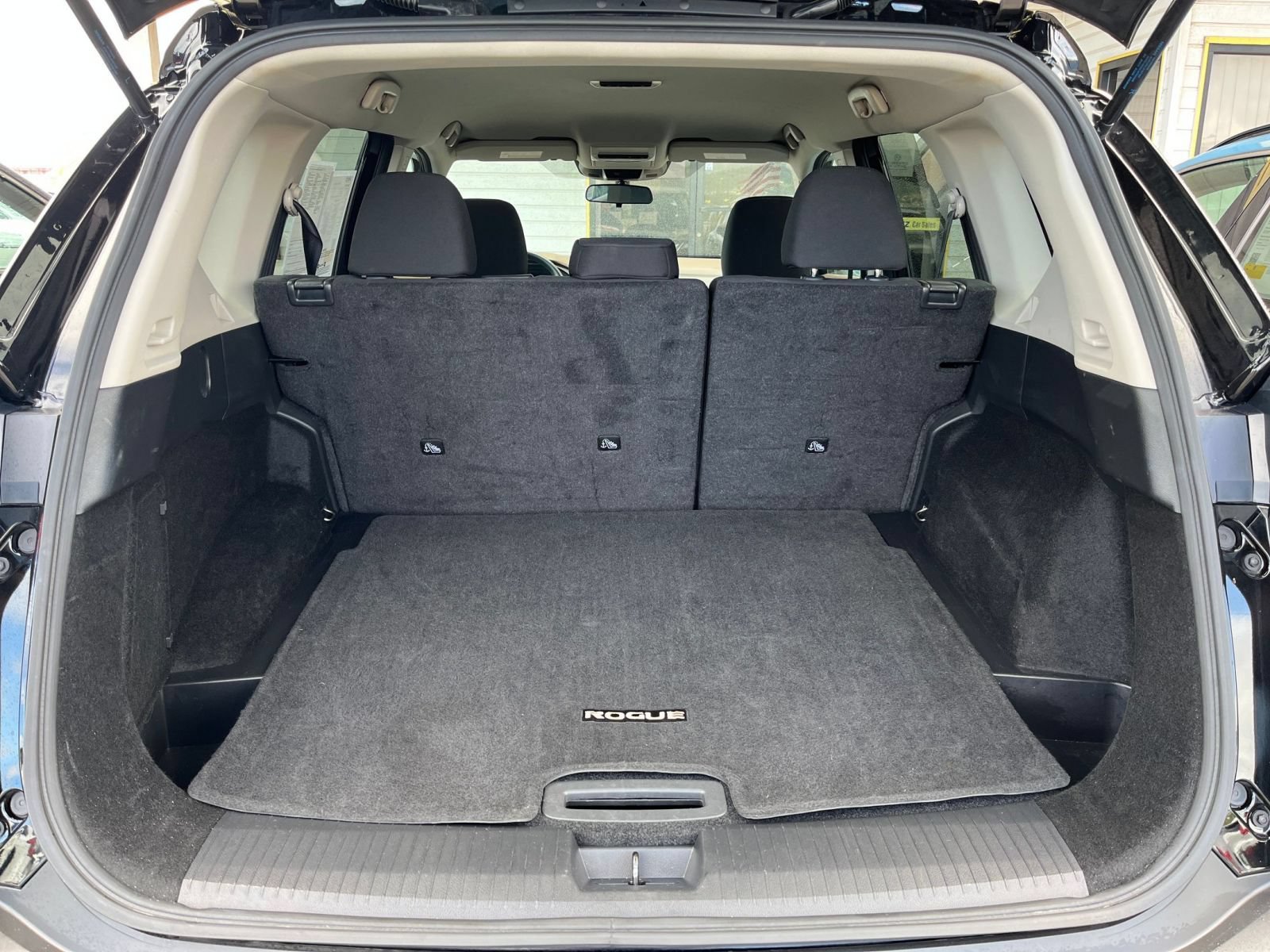 Used 2023 Nissan Rogue S FWD image 30