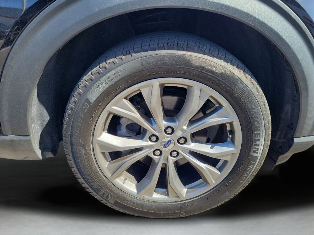 Used 2022 Ford Explorer Limited w/ Equipment Group 301A image 3