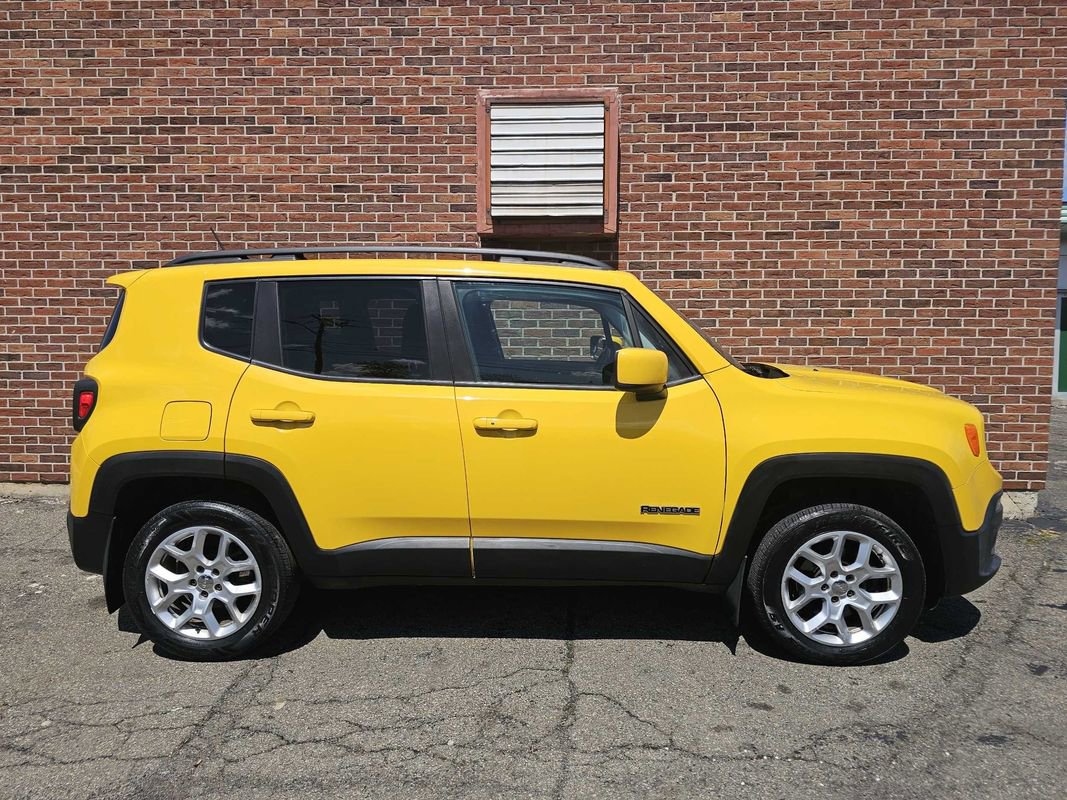 Used 2015 Jeep Renegade Latitude w/ Popular Equipment Group AWD/4WD image 13