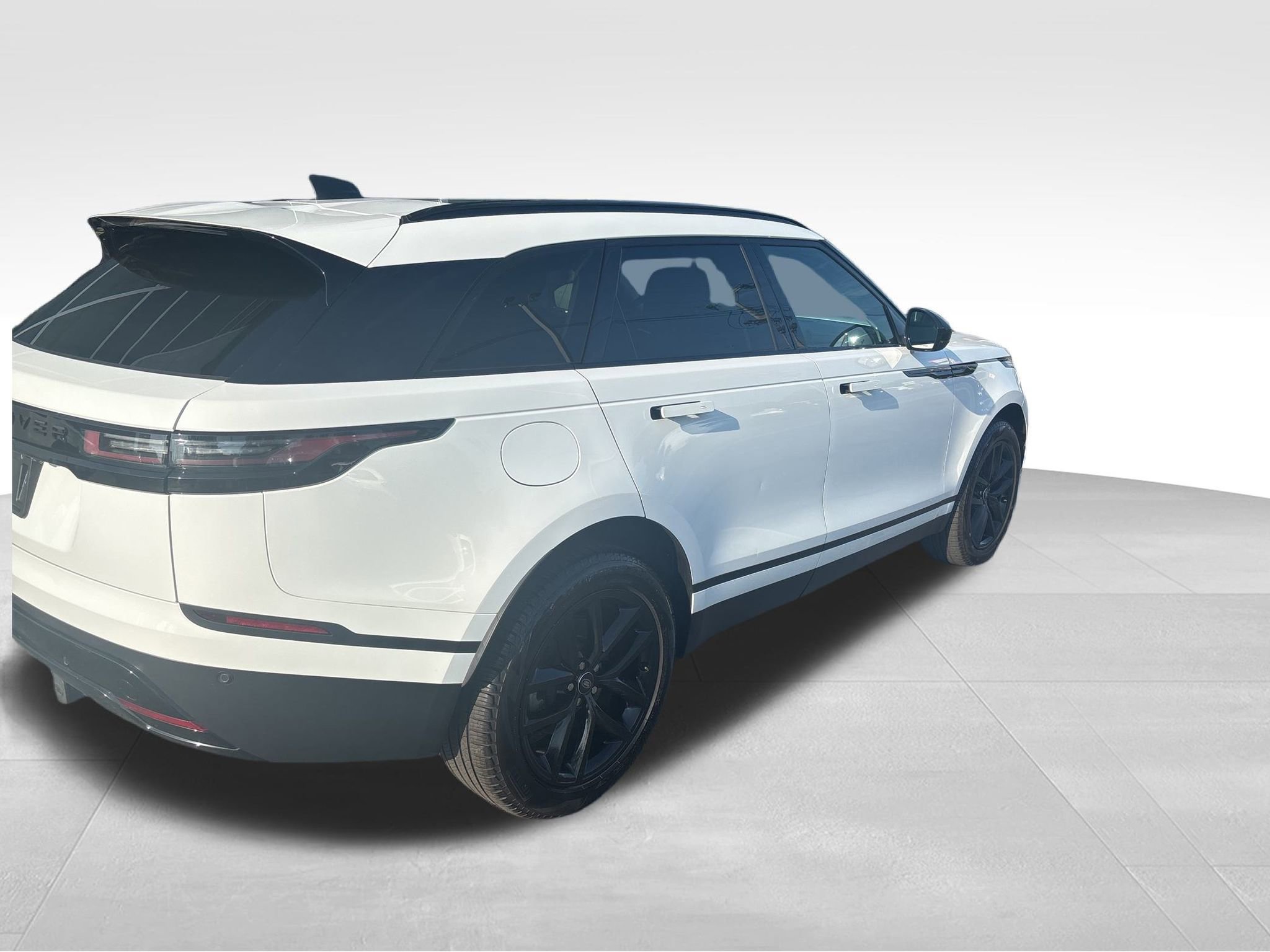 Used 2024 Land Rover Range Rover Velar S image 2