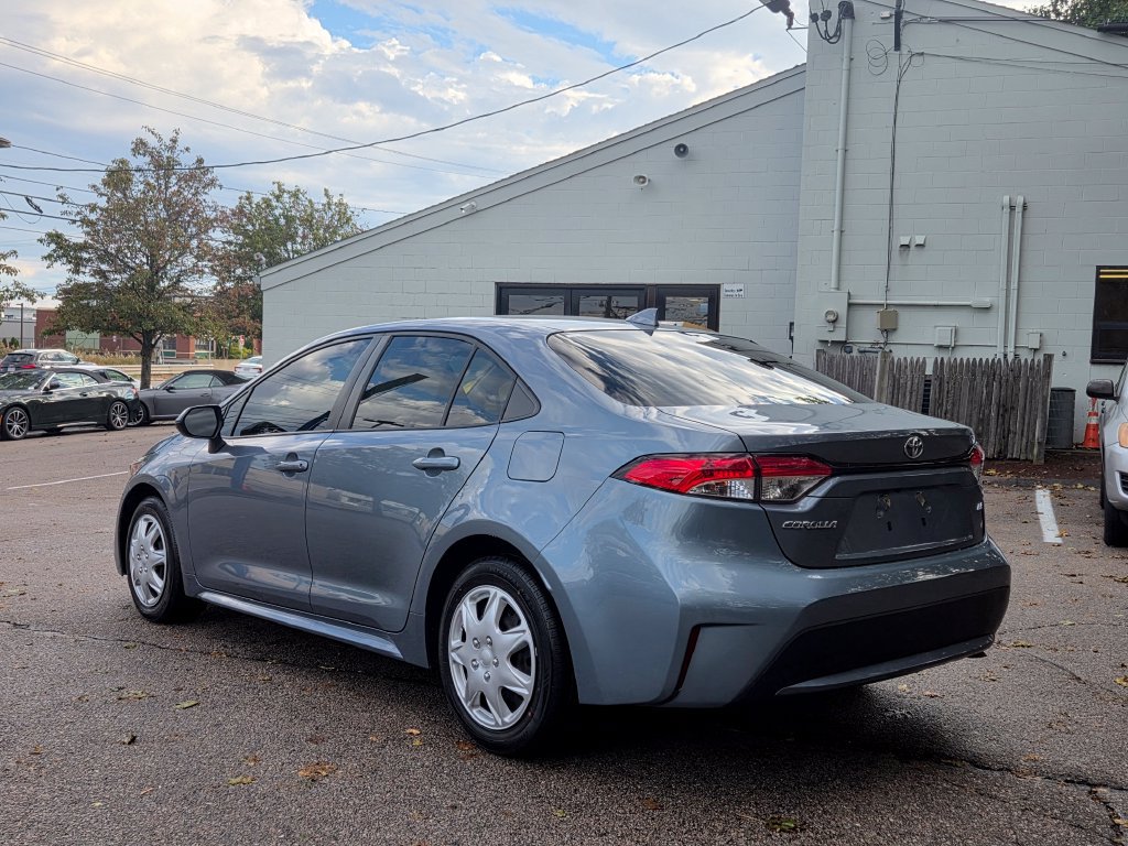 Used 2021 Toyota Corolla LE w/ Carpet Mat Package (TMS) FWD image 4