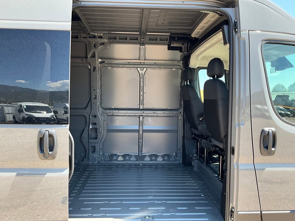 New 2025 RAM ProMaster 1500 w/ Quick Order Package 22G SLT image 2