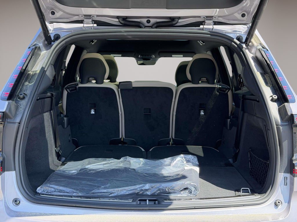 New 2026 Volvo EX90 Plus RWD image 12