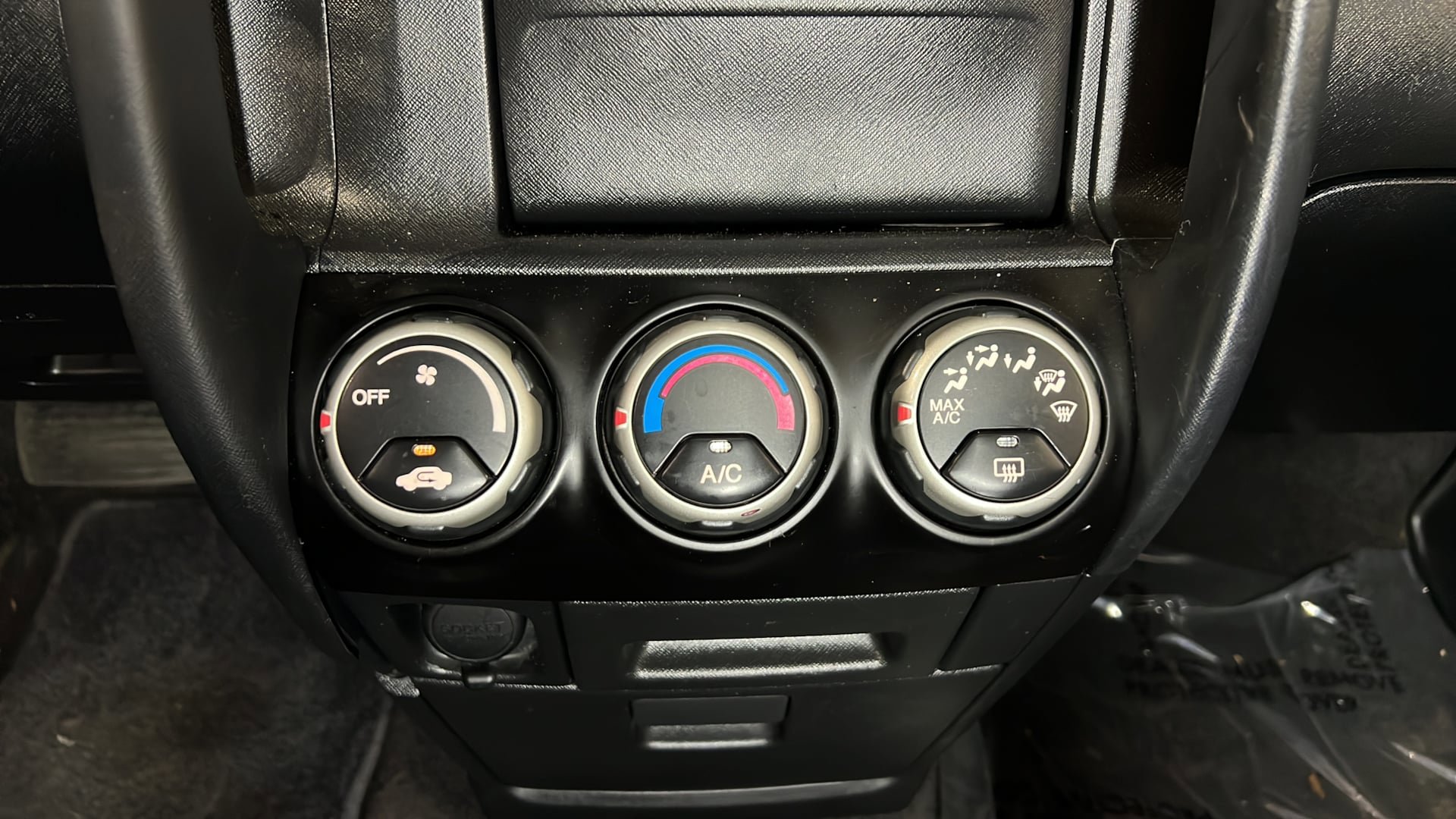 Used 2003 Honda CR-V LX image 28