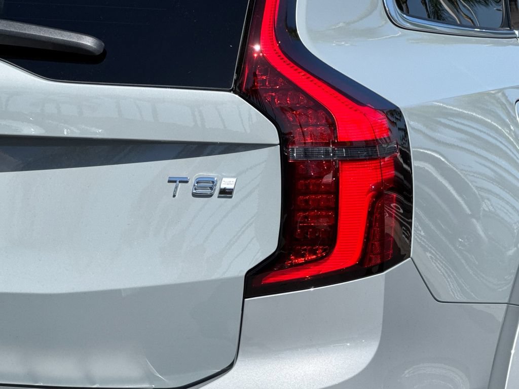 New 2026 Volvo XC90 T8 Plus AWD/4WD image 27