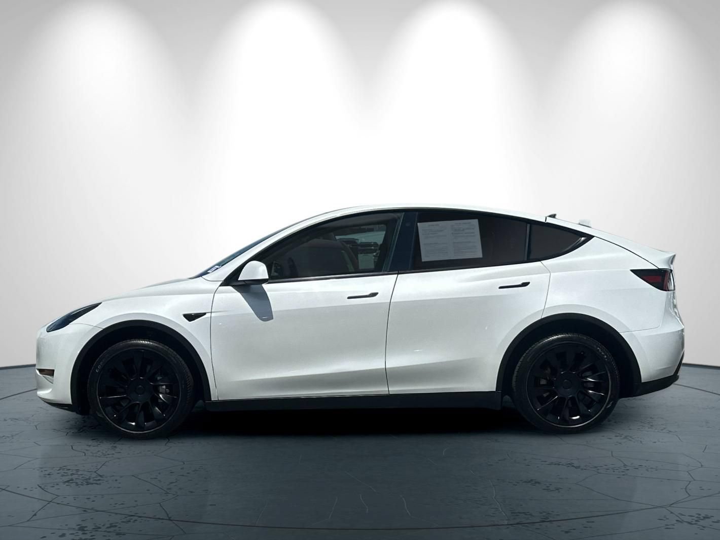 Used 2023 Tesla Model Y Long Range AWD/4WD image 7