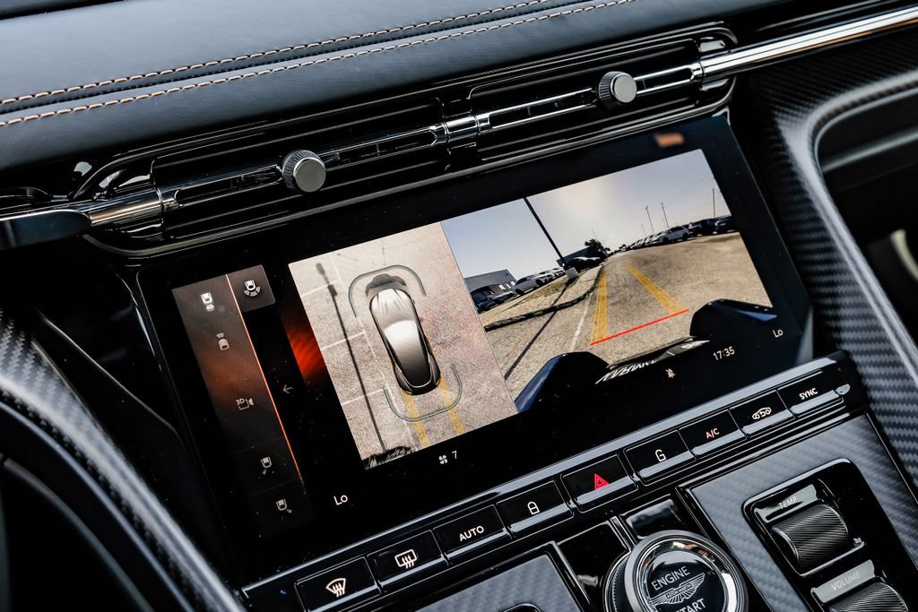 Used 2024 Aston Martin DB12 Coupe RWD image 18