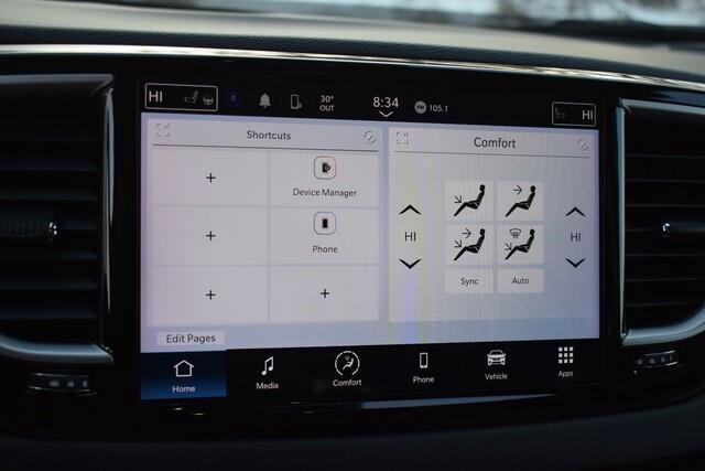 Used 2024 Chrysler Pacifica Touring-L FWD image 29