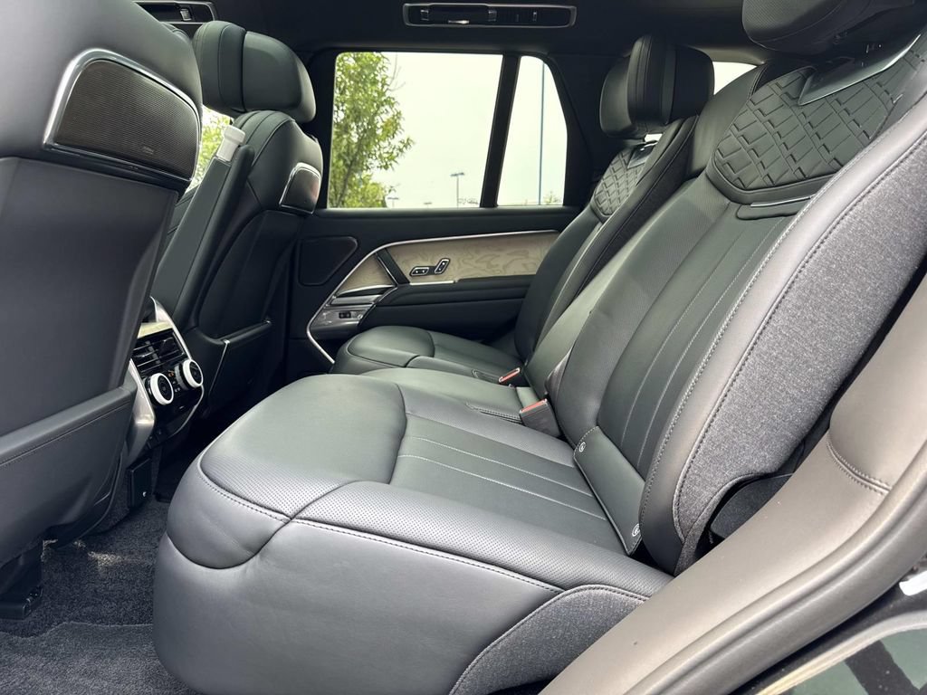 Certified 2024 Land Rover Range Rover SV AWD/4WD image 13