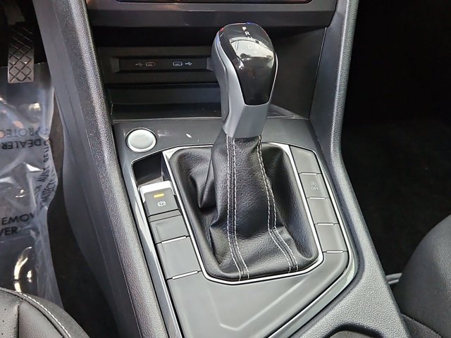 Used 2023 Volkswagen Tiguan SE w/ Panoramic Sunroof Package FWD image 12
