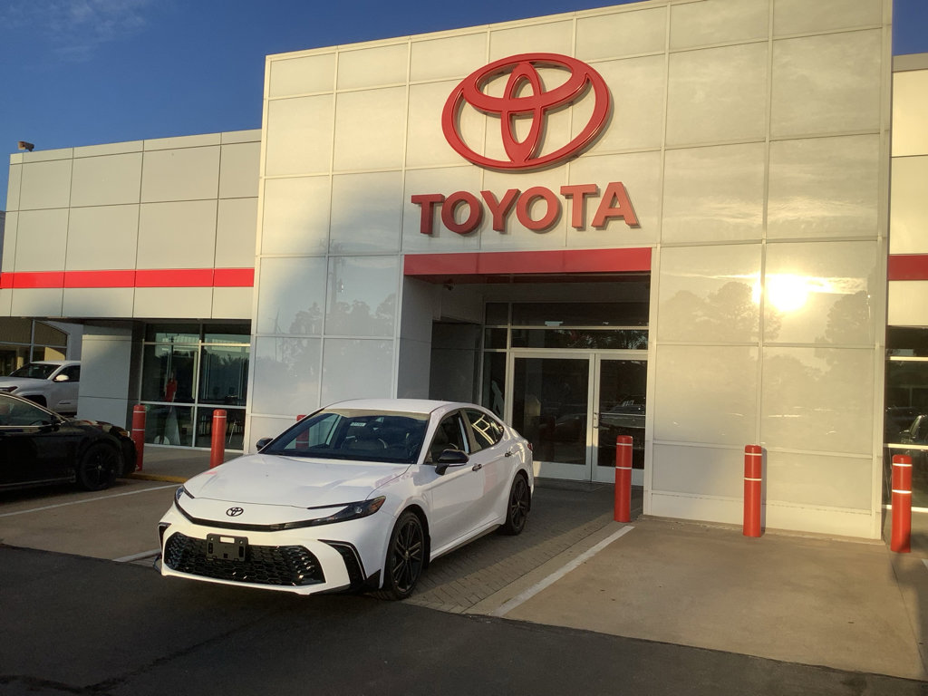 New 2026 Toyota Camry Hybrid image 3