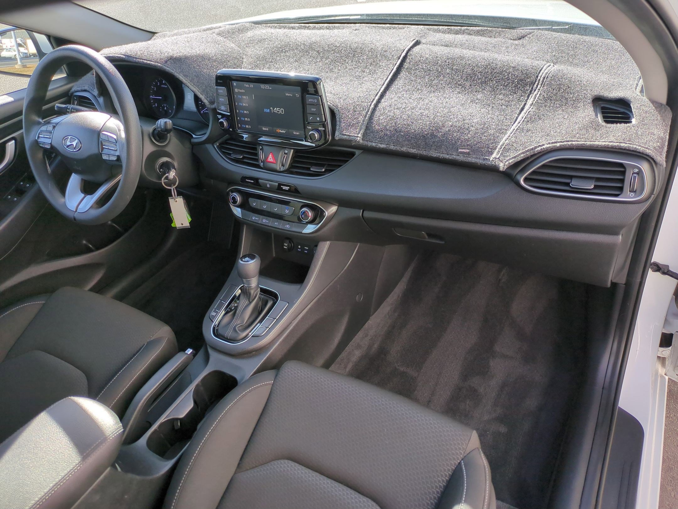 Used 2020 Hyundai Elantra GT image 33