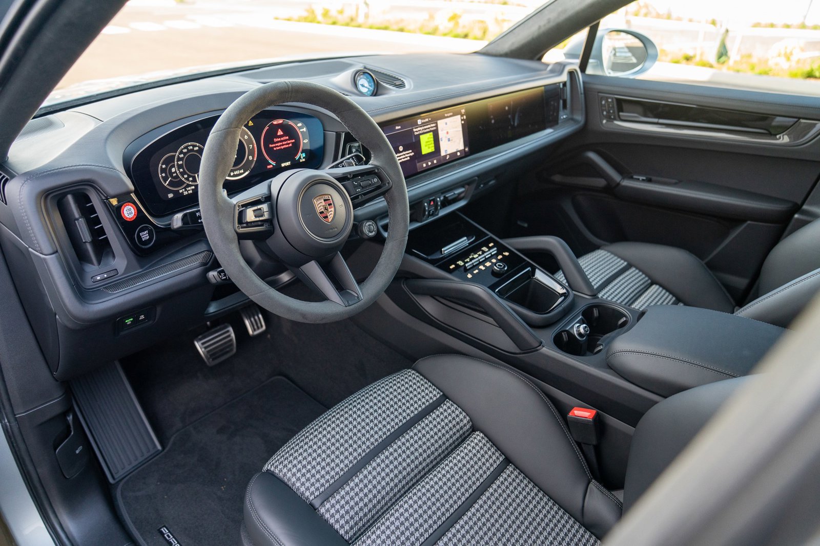 New 2026 Porsche Cayenne GTS image 4