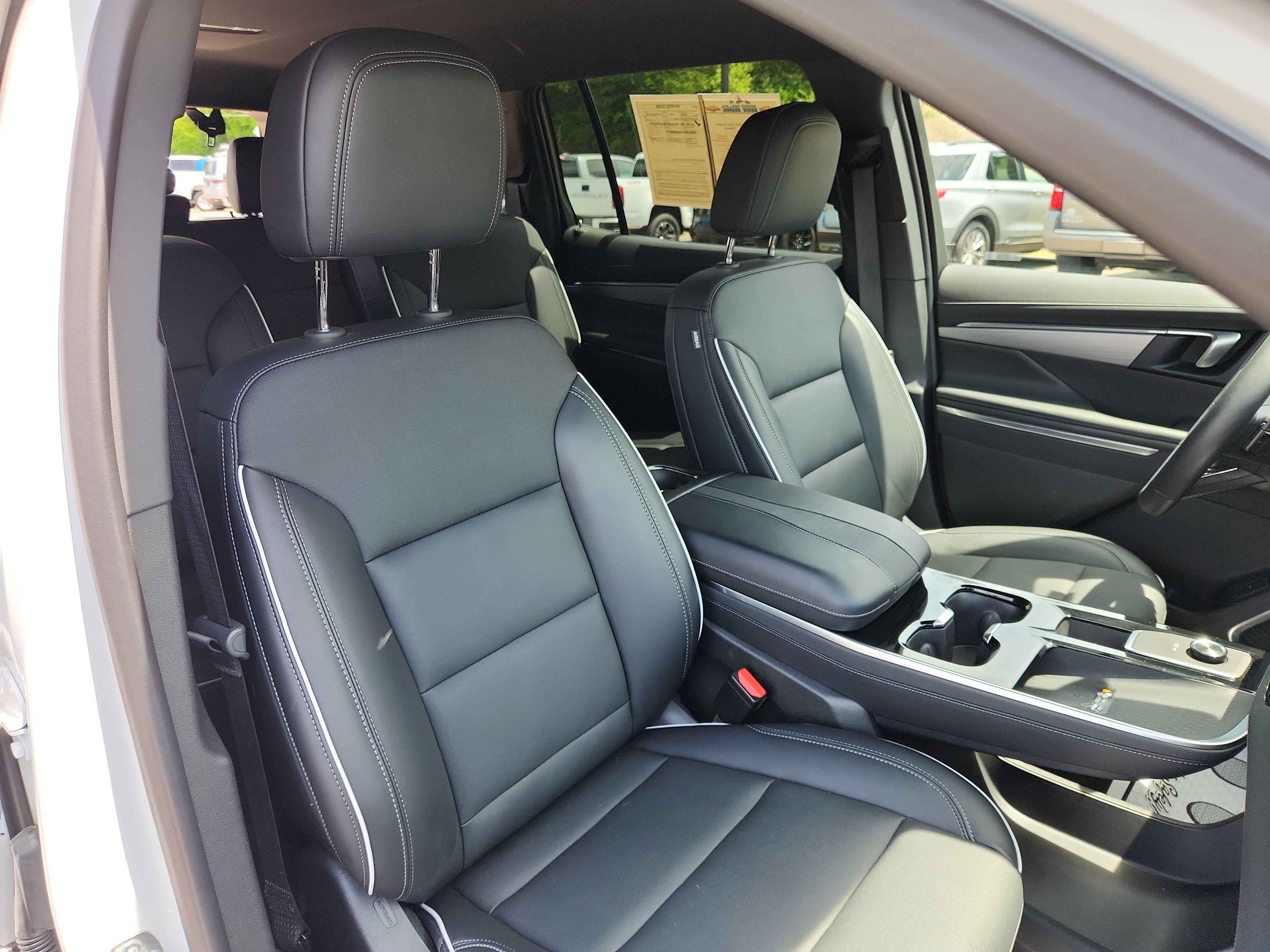 Used 2025 Buick Enclave Preferred FWD image 47