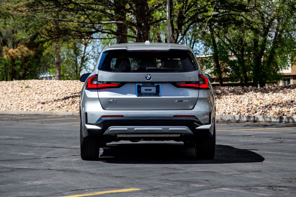 New 2026 BMW X1 xDrive28i w/ Convenience Package AWD/4WD image 4