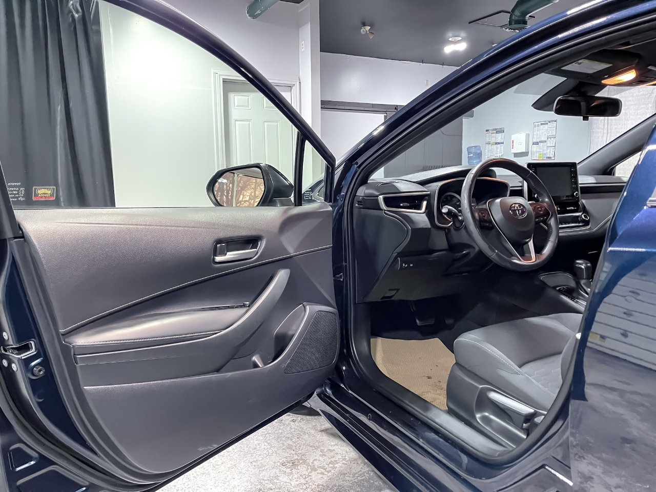 Used 2021 Toyota Corolla SE image 12