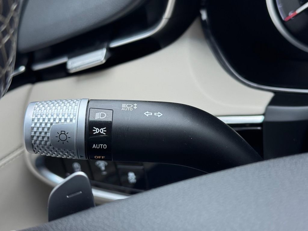 Used 2022 Genesis GV70 2.5T w/ Advanced Package AWD/4WD image 25