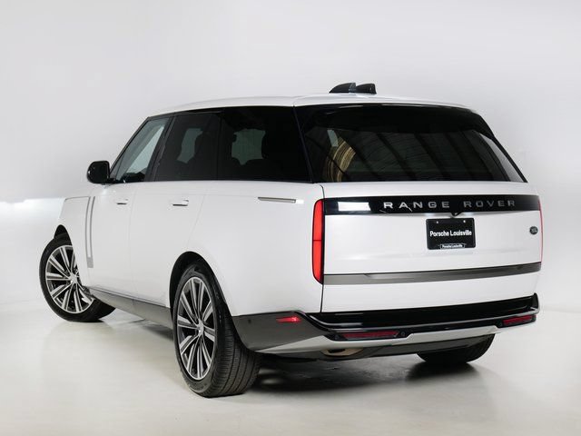 Used 2023 Land Rover Range Rover SE AWD/4WD image 3