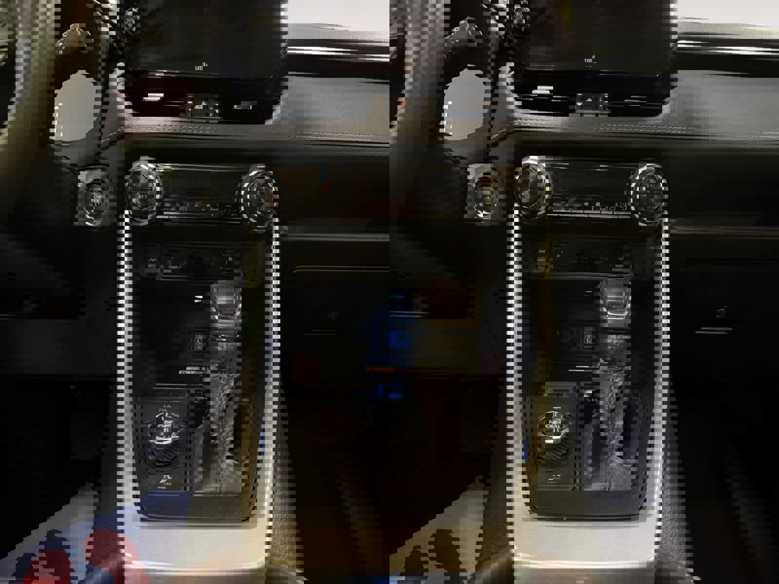 Used 2024 Toyota RAV4 Limited w/ Advanced Technology Package image 15