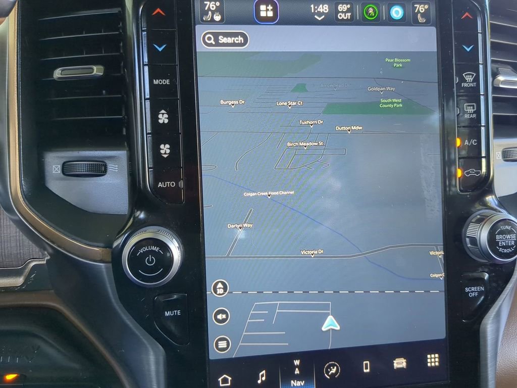 Used 2024 RAM 3500 Limited w/ Towing Technology Group image 16