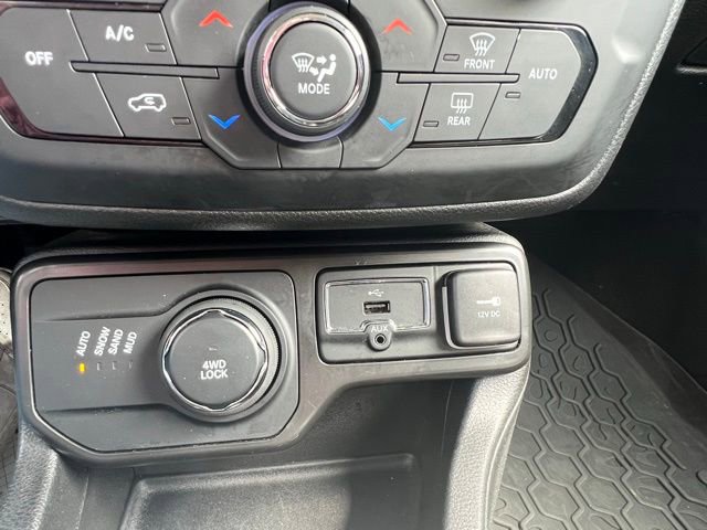 Used 2020 Jeep Renegade Limited AWD/4WD image 17