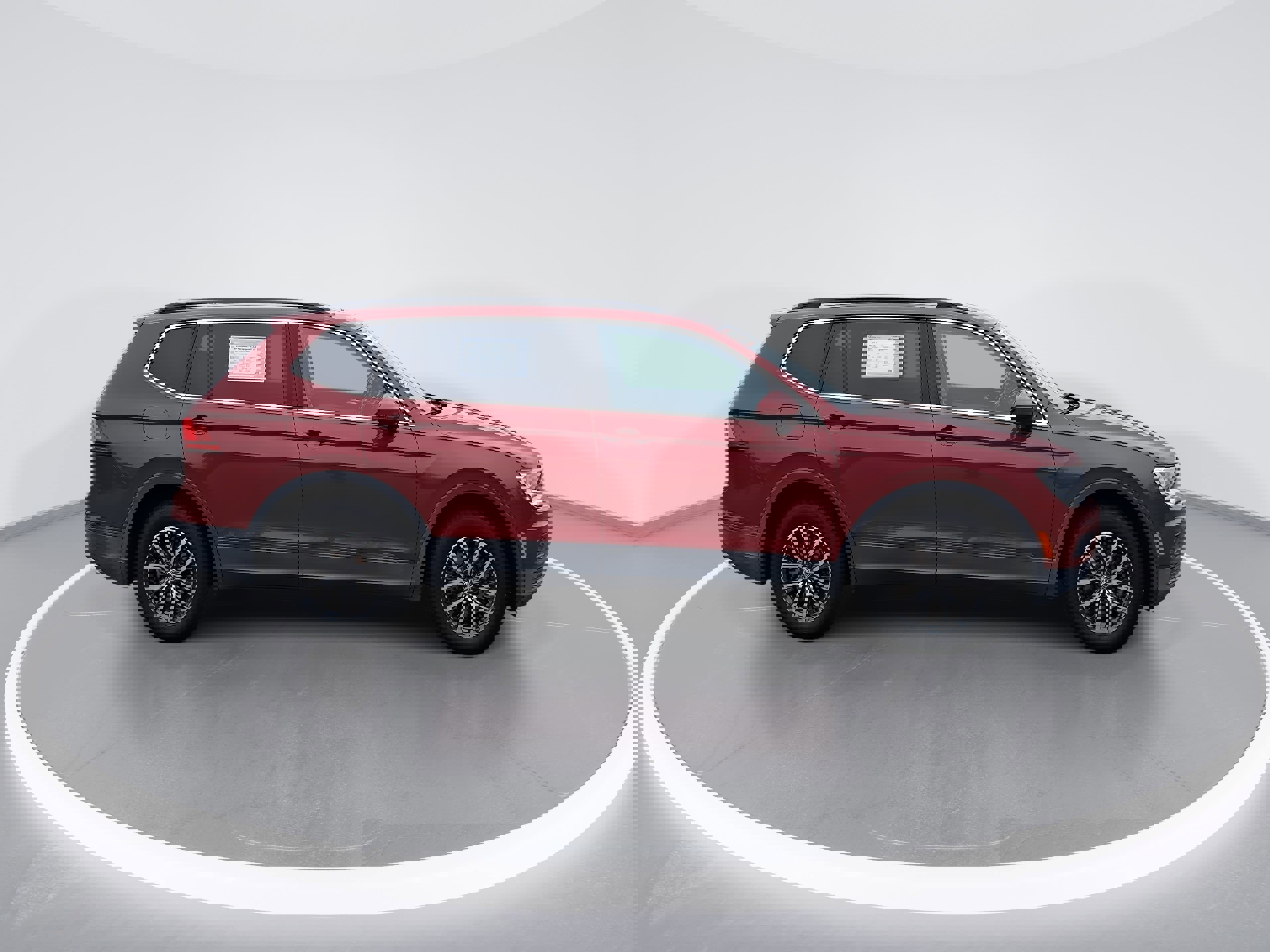 Certified 2019 Volkswagen Tiguan SE w/ Panoramic Sunroof Package image 2