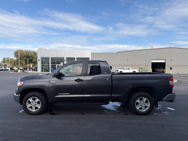 Certified 2016 Toyota Tundra SR5 w/ SR5 Upgrade Package AWD/4WD image 4