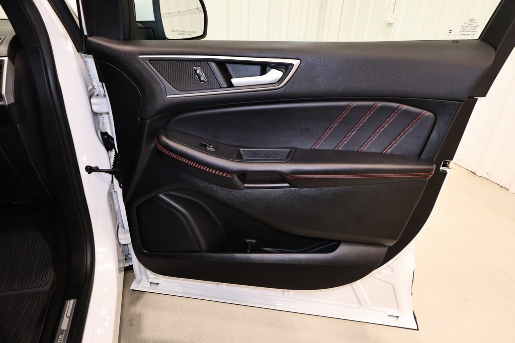 Certified 2023 Ford Edge ST-Line w/ Cargo Accessory Package image 19