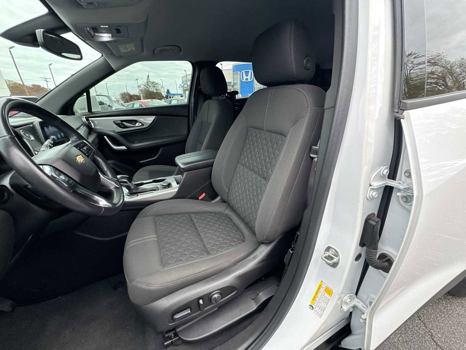 Used 2020 Chevrolet Blazer LT image 21