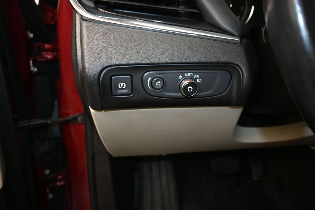 Certified 2018 Buick Enclave Essence FWD image 12