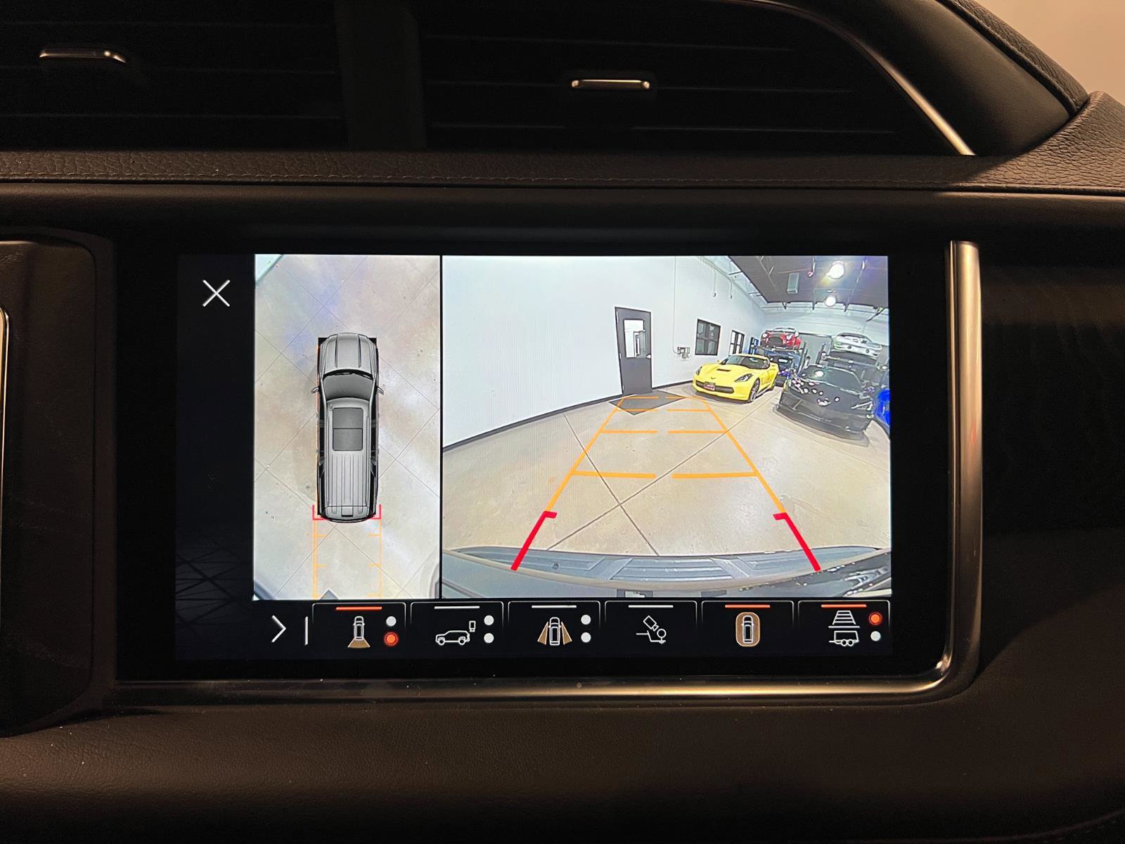 Used 2024 GMC Yukon Denali w/ Advanced Technology Package image 19