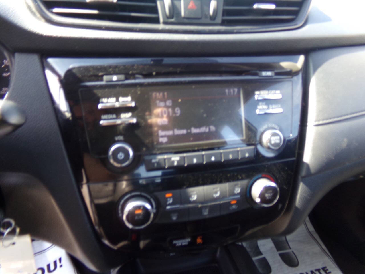 Used 2017 Nissan Rogue S image 36