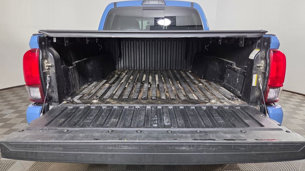 Used 2019 Toyota Tacoma SR5 AWD/4WD image 14