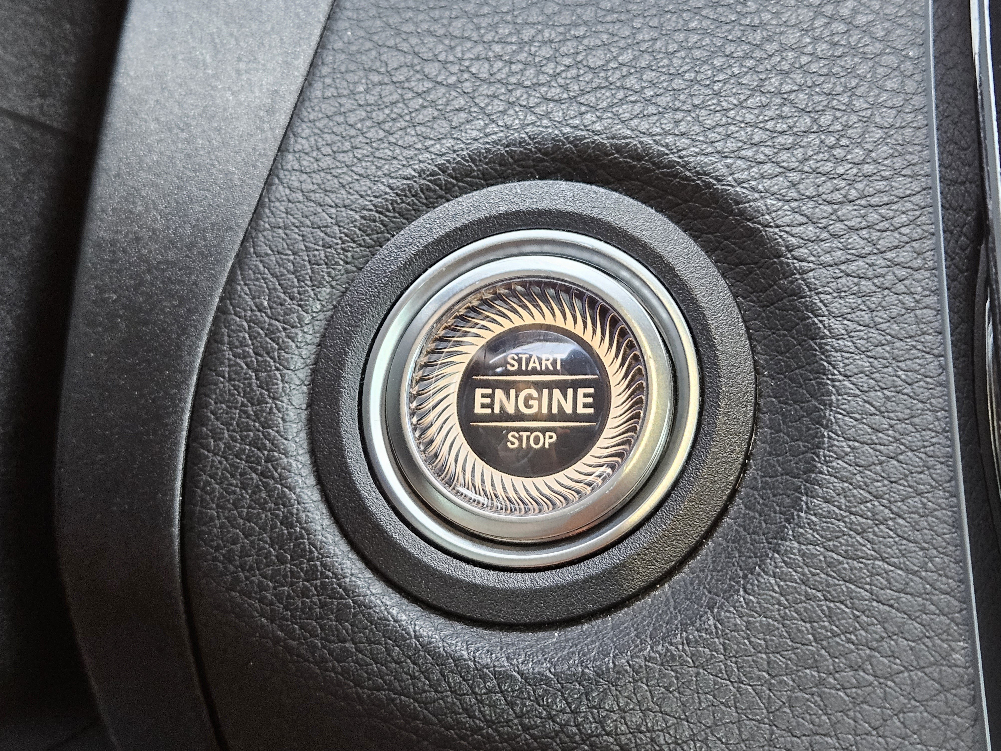 Used 2023 Mercedes-Benz C 300 Coupe image 18
