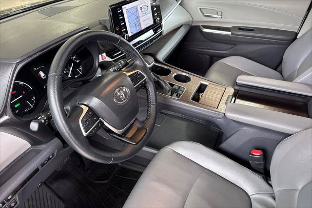 Certified 2022 Toyota Sienna XLE w/ XLE Plus Package FWD image 11