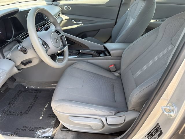 Certified 2022 Hyundai Elantra SE FWD image 9