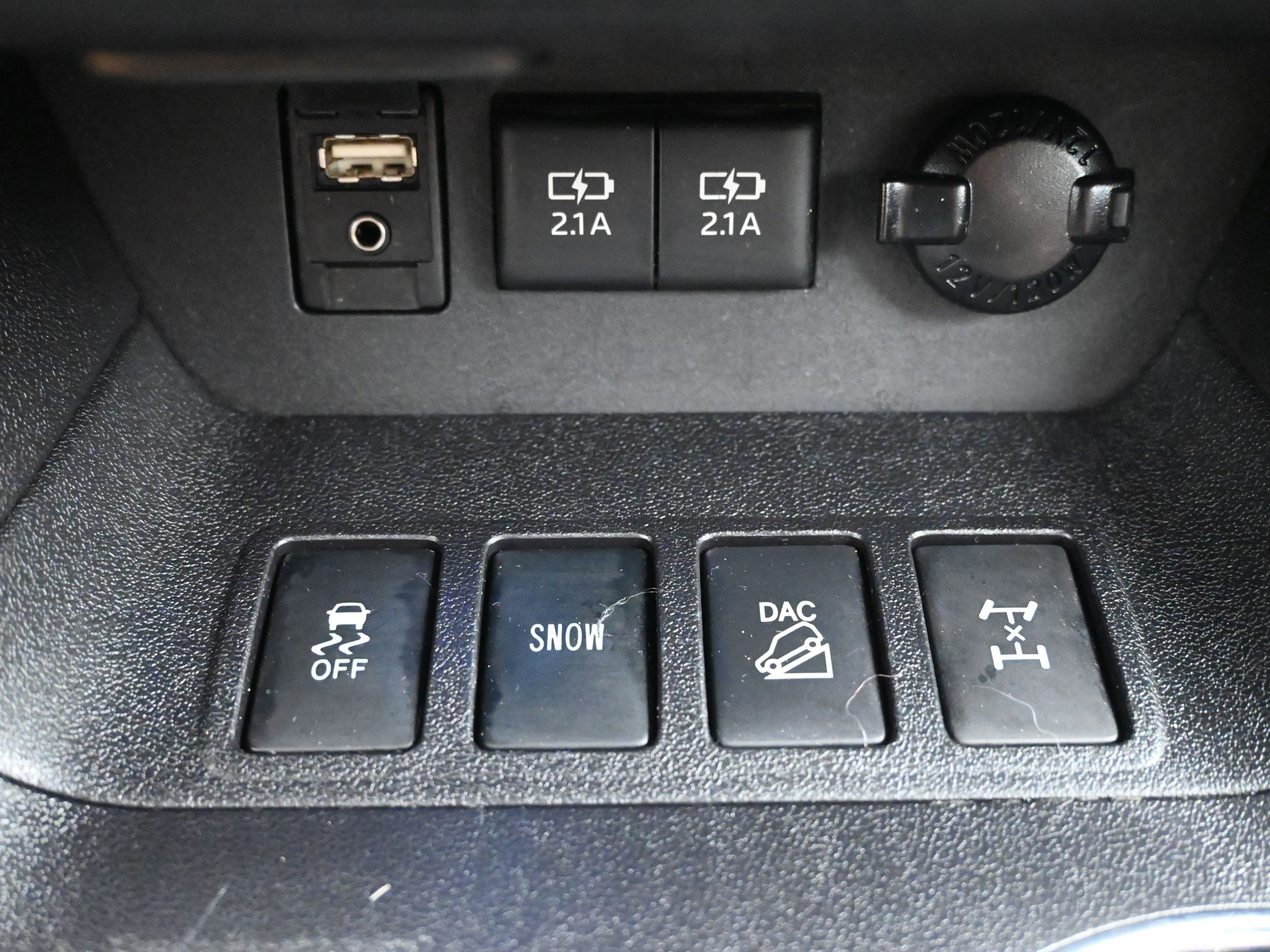 Used 2018 Toyota Highlander Limited w/ Protection Package #3 image 18