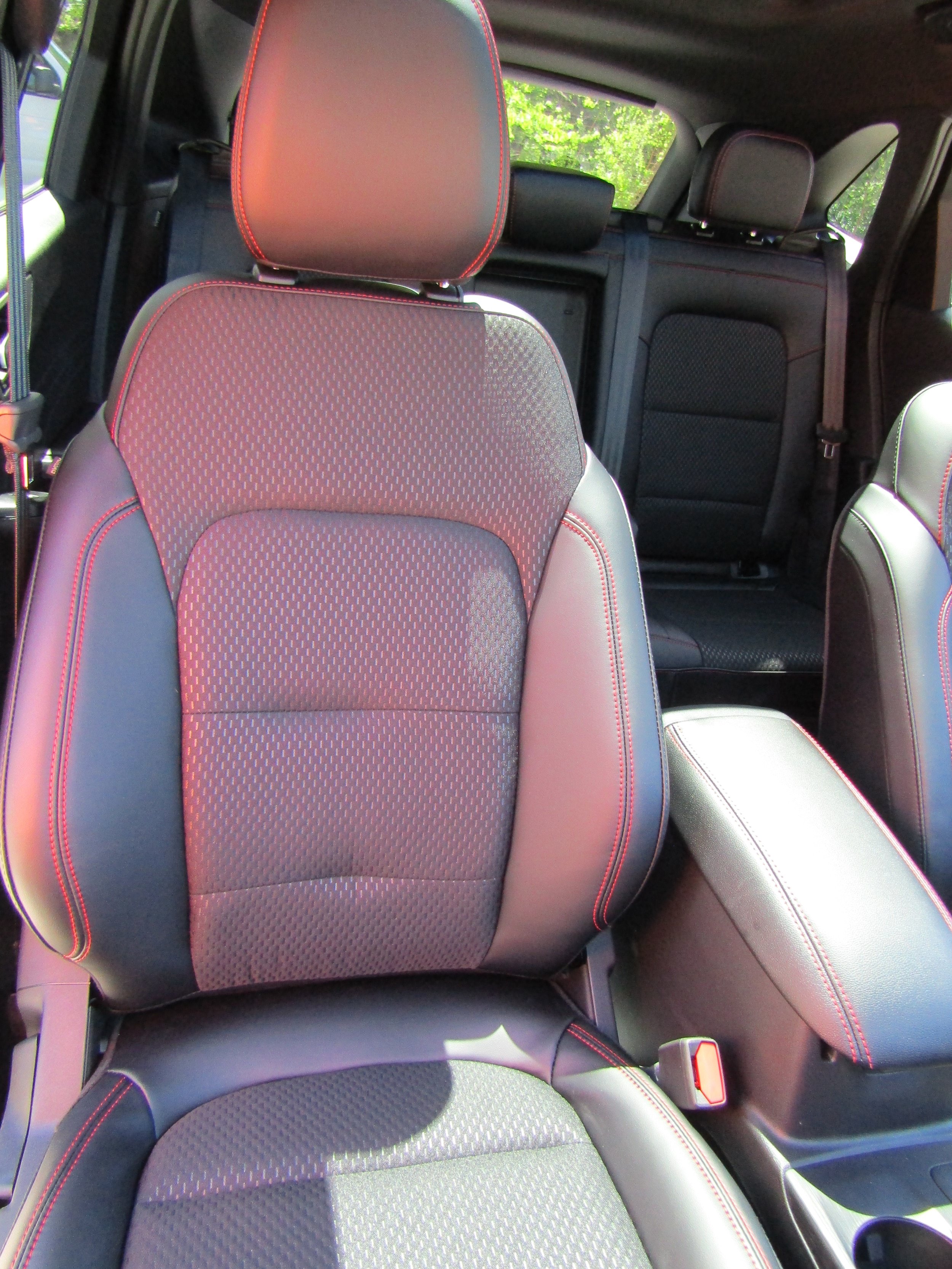 New 2026 Ford Escape ST-Line w/ Cold Weather Package AWD/4WD image 25