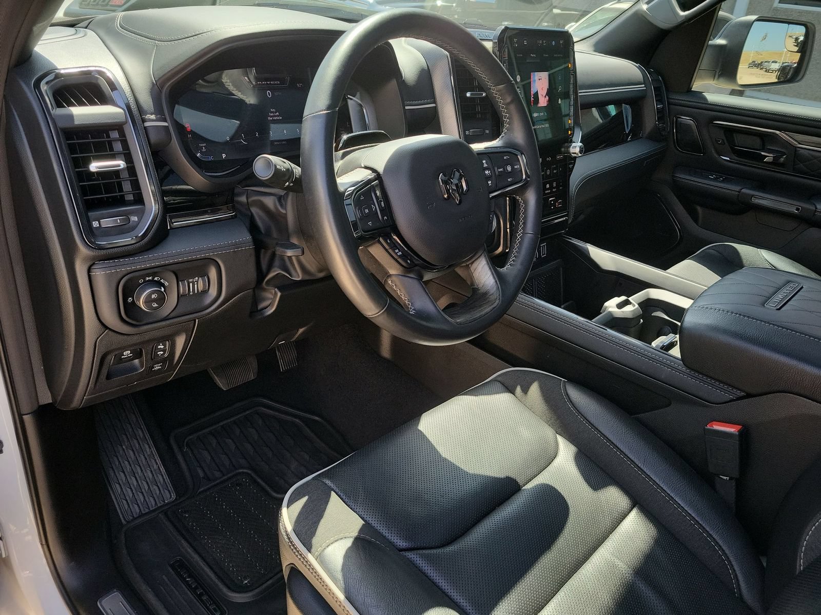 Used 2025 RAM 1500 Limited AWD/4WD image 10