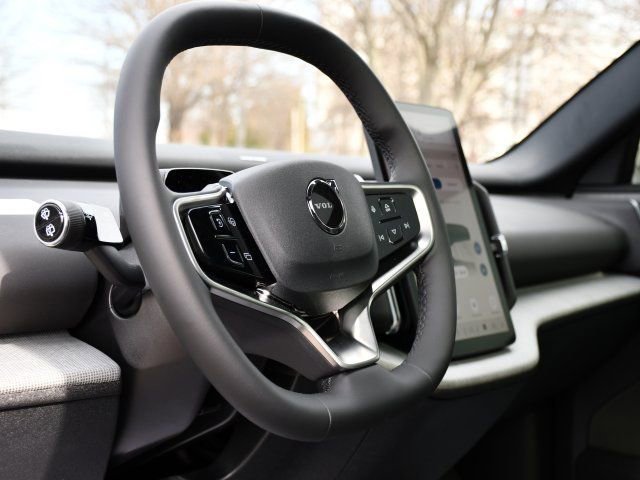 New 2026 Volvo EX30 Plus w/ Protection Package Premier image 11